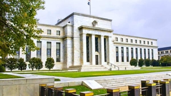 Image | Fed’s Fisher Says Bubbles Might Be Forming